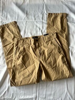 NWT American Eagle Original Straight Khaki Pants--sz 34x36